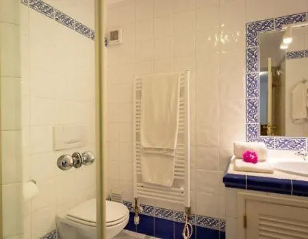 Villa Vale Do Garrao Sleeps 12 Pool