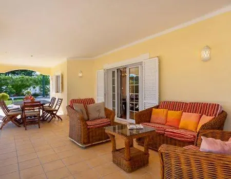 Villa Vale Do Garrao Sleeps 12 Pool