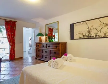 Villa Vale Do Garrao Sleeps 12 Pool *