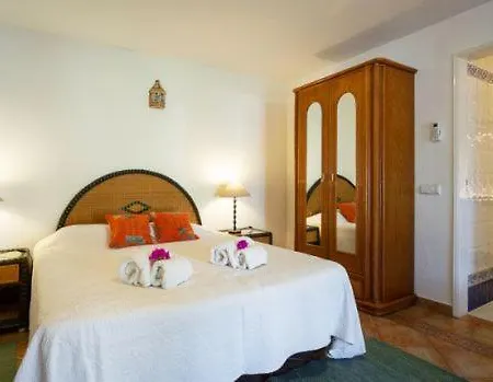 Vale Do Garrao Sleeps 12 Pool
