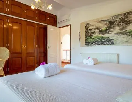 Villa Vale Do Garrao Sleeps 12 Pool Vale do Lobo