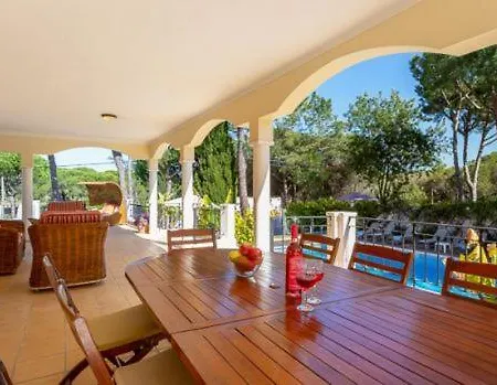 Vale Do Garrao Sleeps 12 Pool