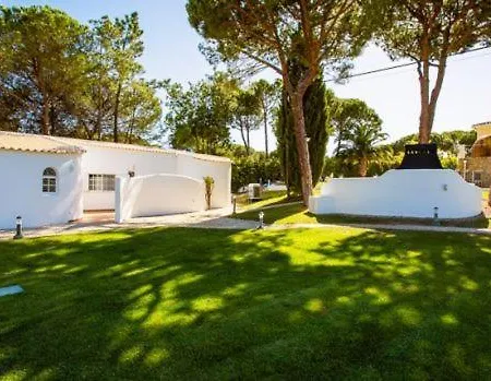 Vale Do Garrao Sleeps 12 Pool Villa