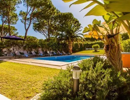 Vale Do Garrao Sleeps 12 Pool Villa