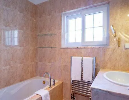 Villa Vale Do Garrao Sleeps 12 Pool *